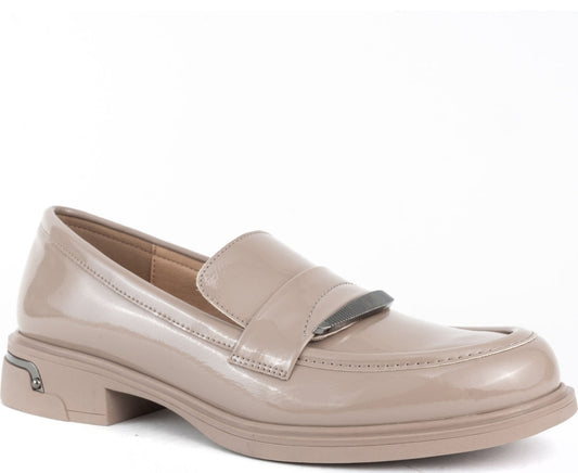 beige elegant closed loafers