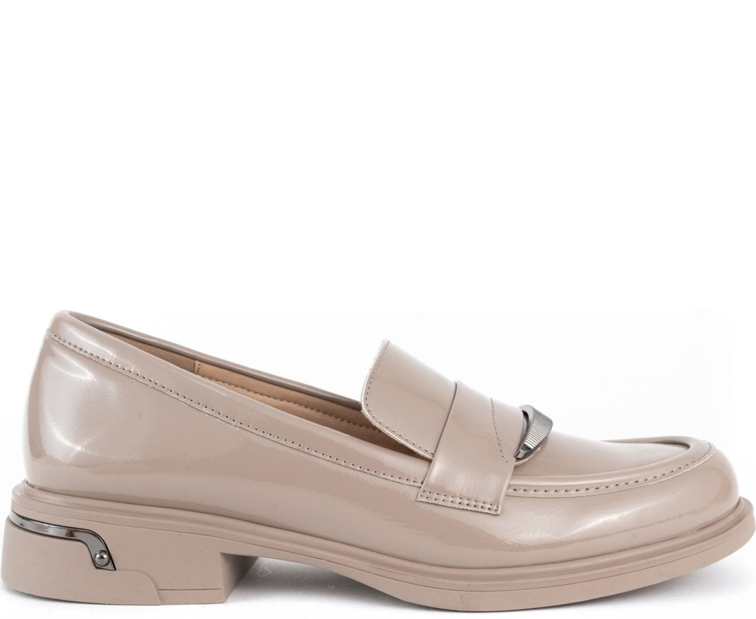 beige elegant closed loafers