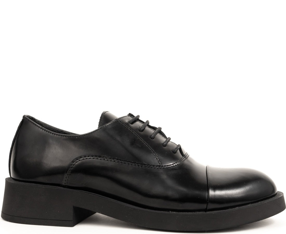 black casual closed loafers