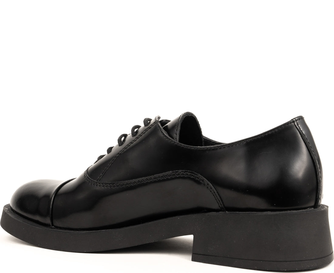 black casual closed loafers