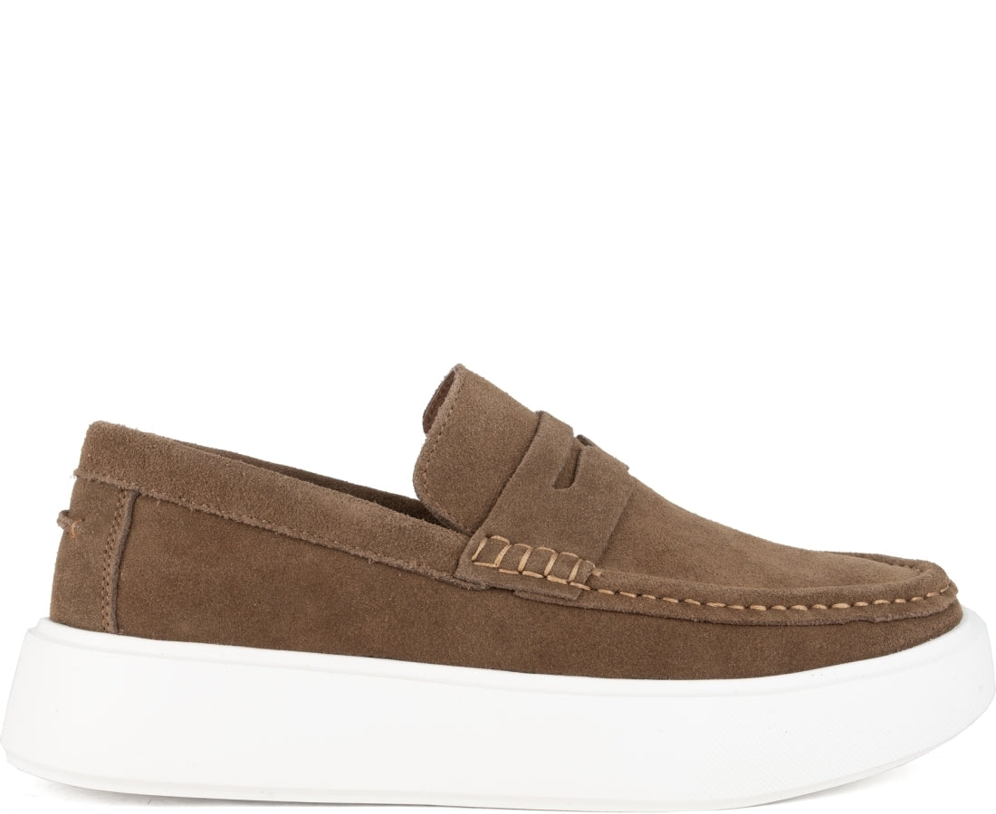 brown casual closed mocasins