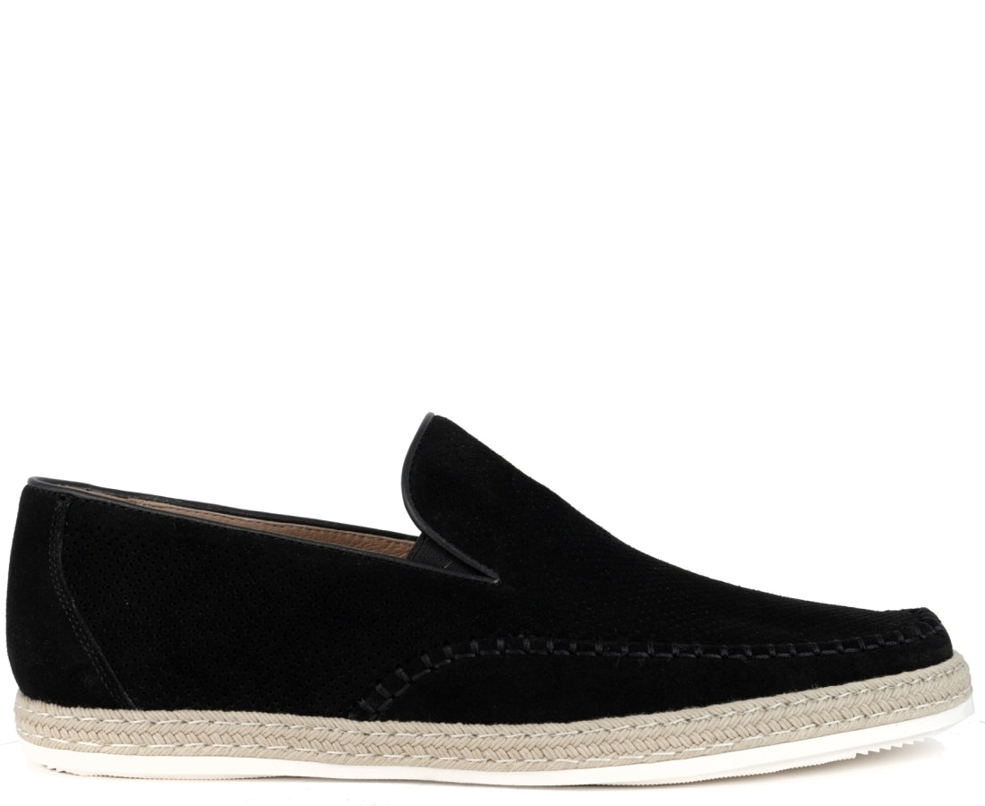 black casual closed mocasins