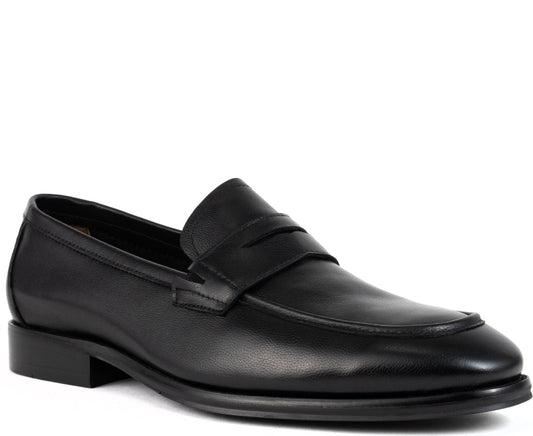 black casual closed loafers