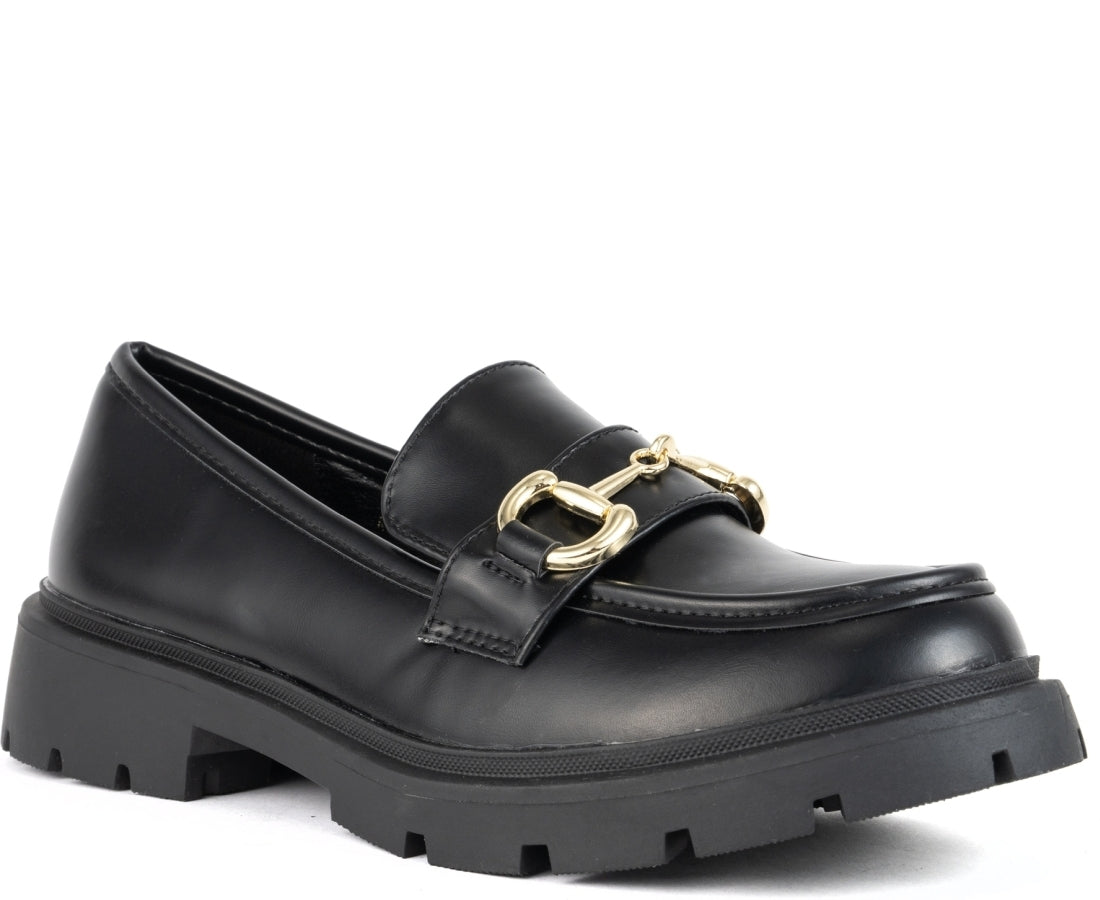 black elegant closed loafers
