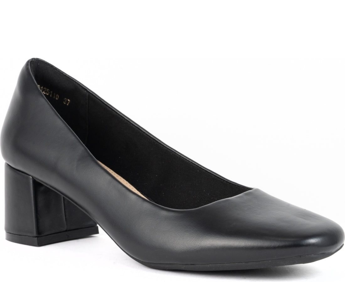 black elegant closed formal pumps