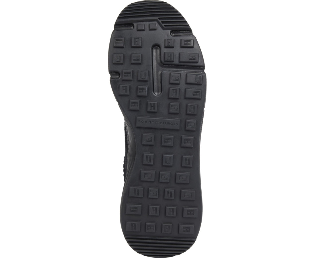 lightweight knit sneaker