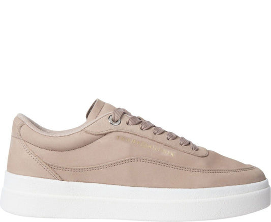 modern court sneaker