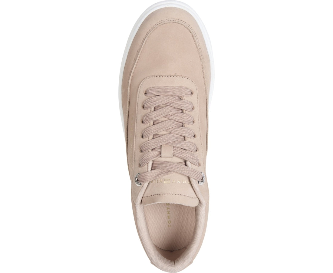 modern court sneaker