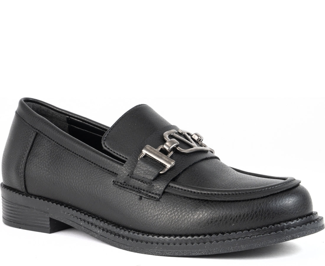 black casual closed loafers