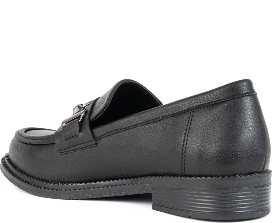 black casual closed loafers