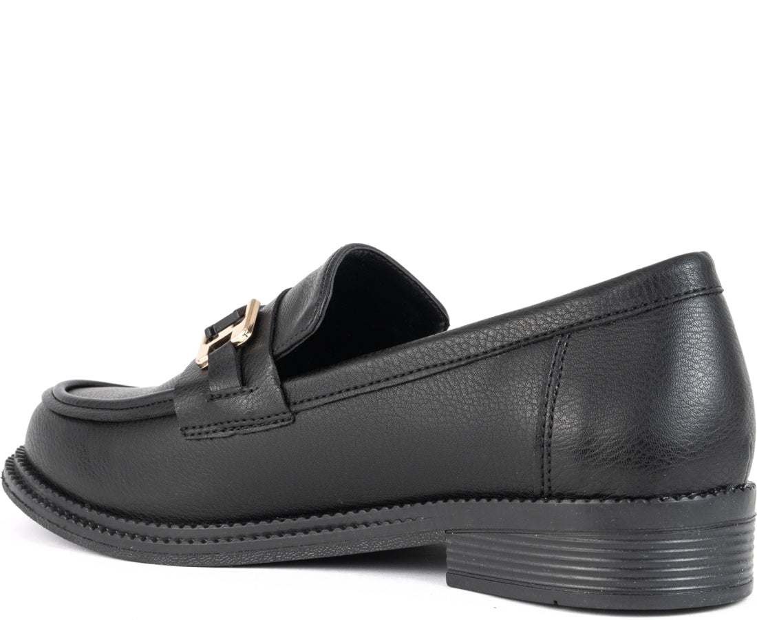 black casual closed loafers