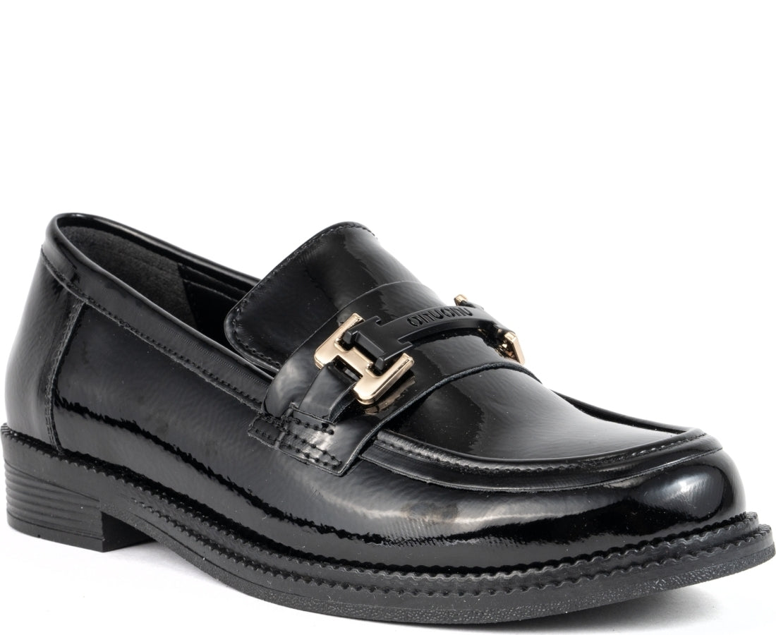 black casual closed loafers