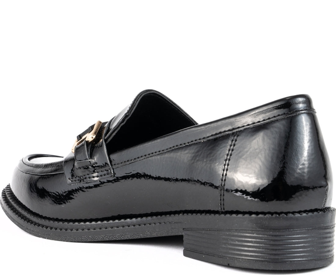black casual closed loafers