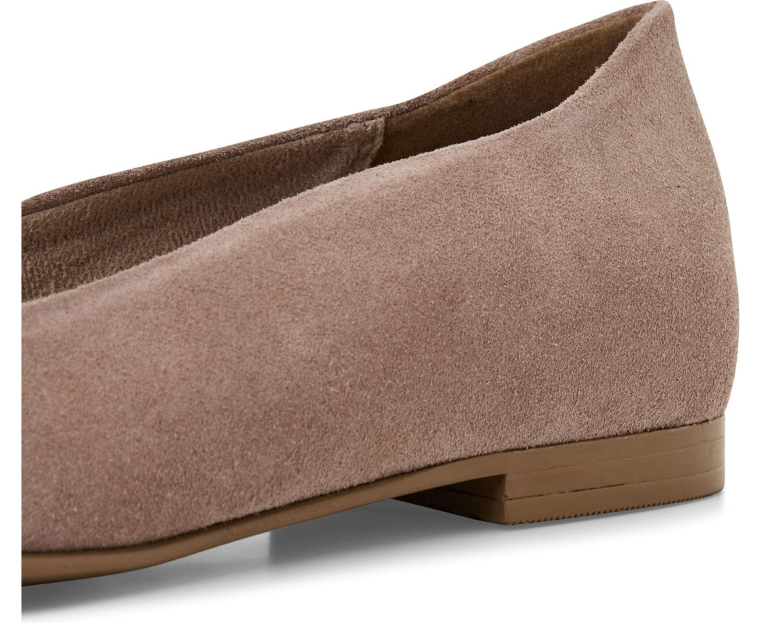 beige elegant closed ballerina