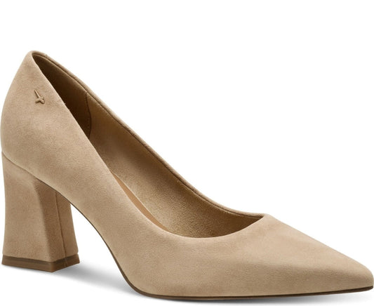 beige elegant closed pumps