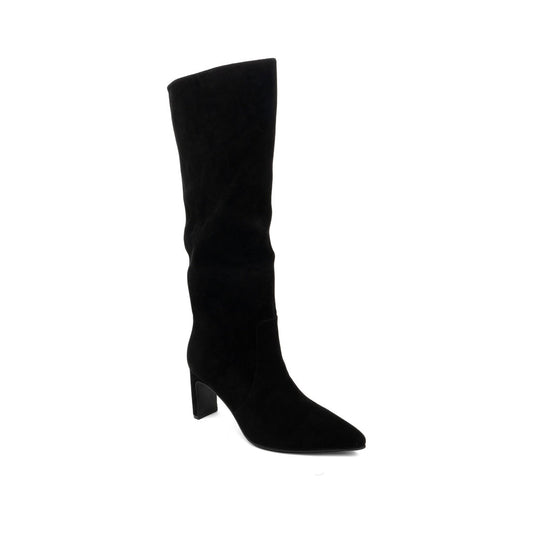black casual closed boots