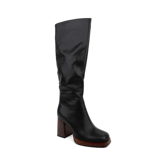 black casual closed boots