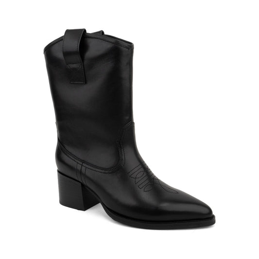 black casual closed boots