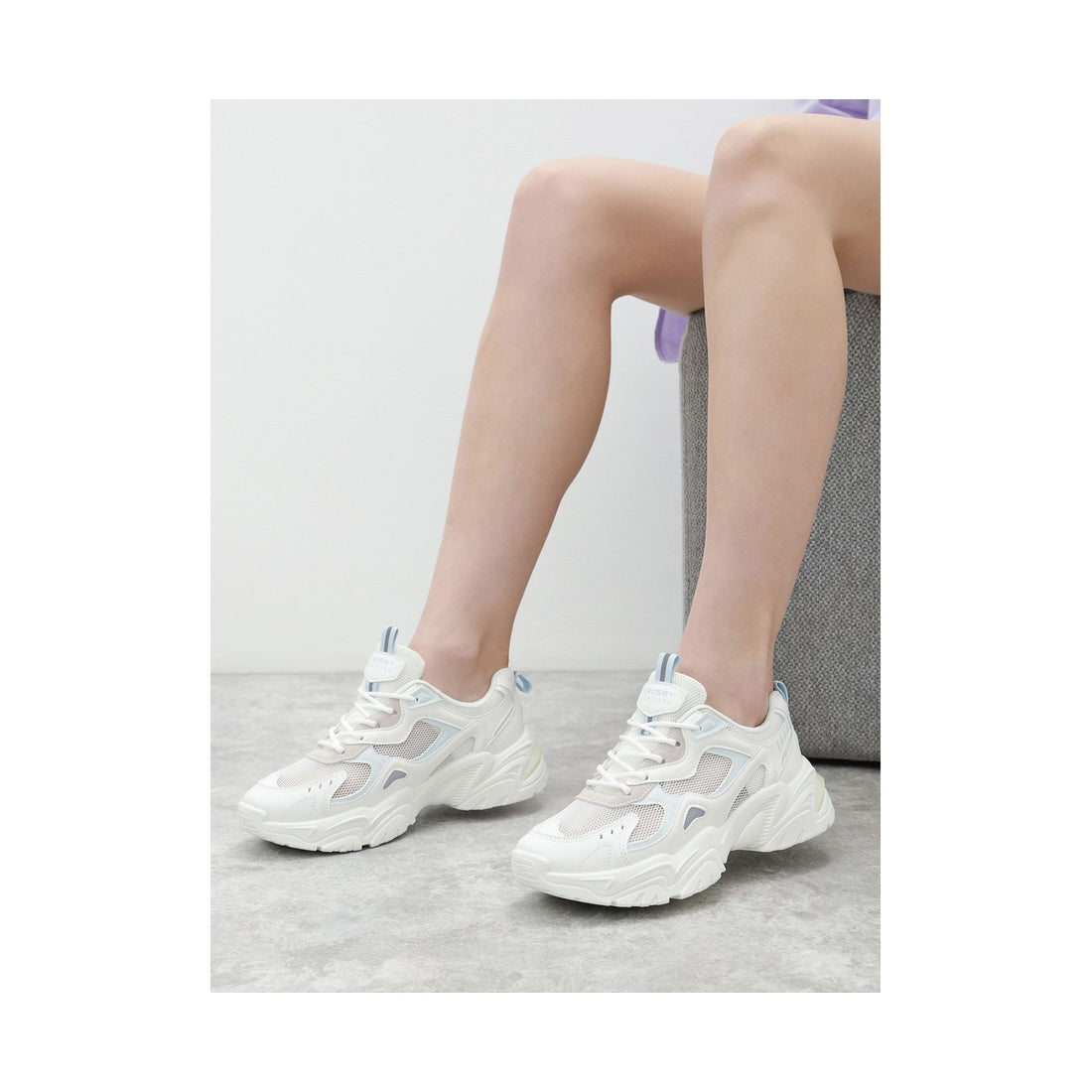 white casual closed sneakers