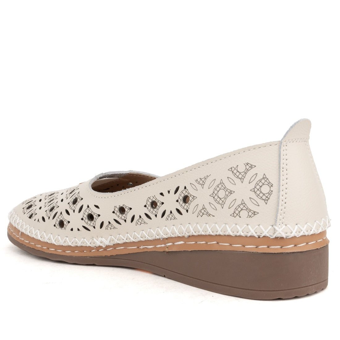 beige casual closed ballerinas