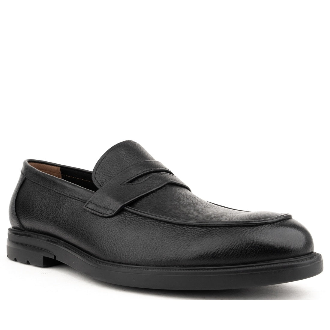 black casual closed loafers