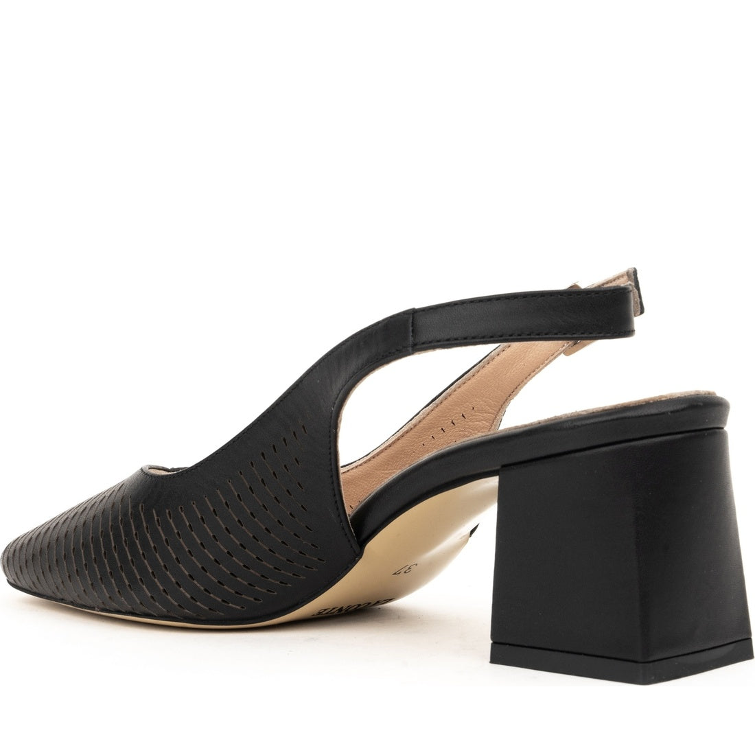 black classic closed pumps