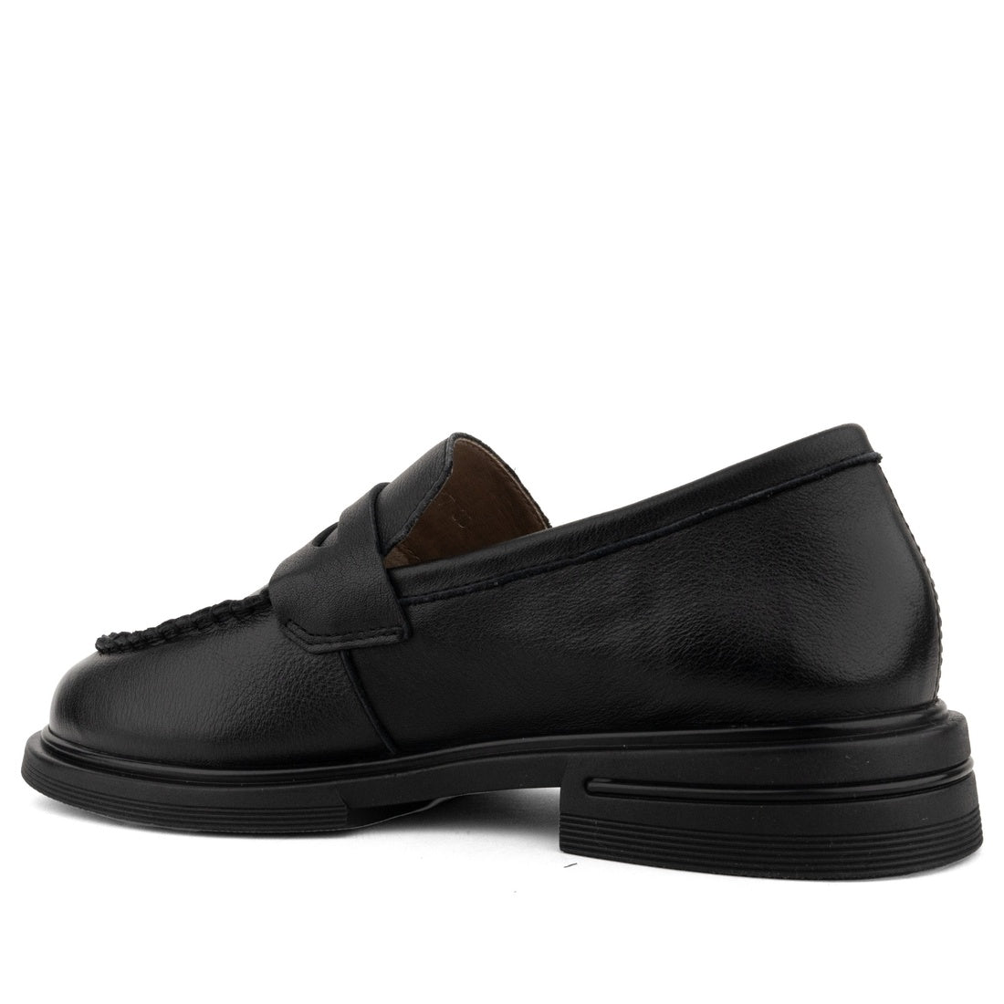 black casual closed loafers