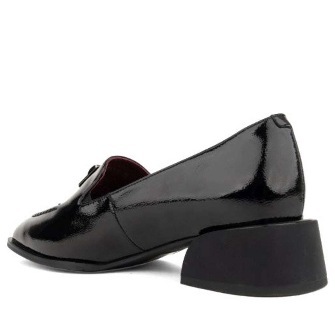 black casual closed loafers