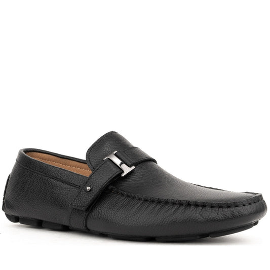 black casual closed mocasins