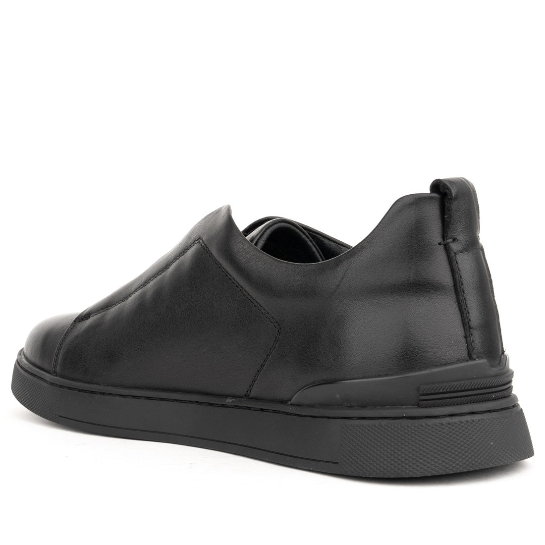 black casual closed leisure