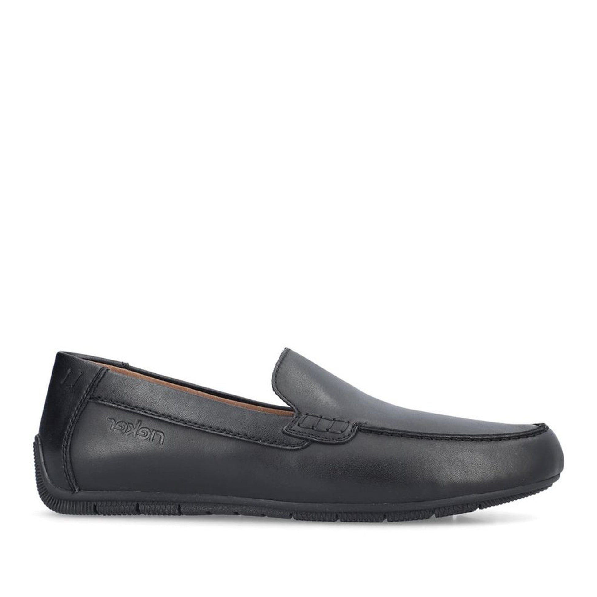 black classic closed mocasins