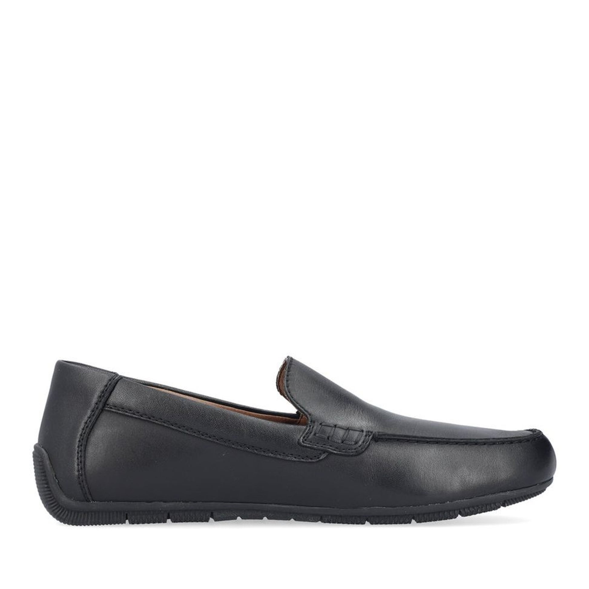 black classic closed mocasins