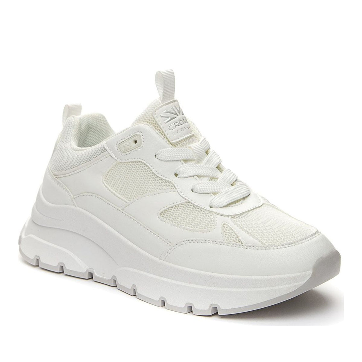 white casual closed sneakers