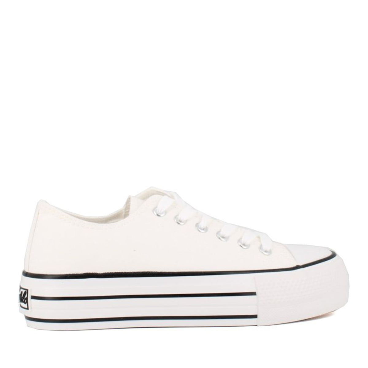 white casual closed sneakers