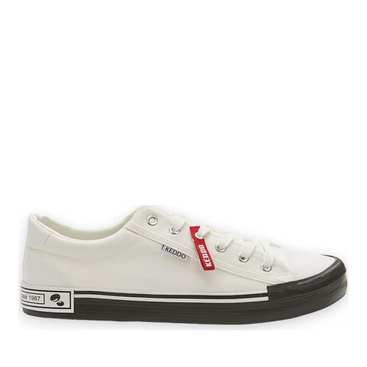 white casual closed sneakers