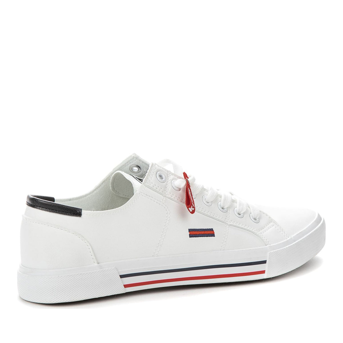 white casual closed sneakers