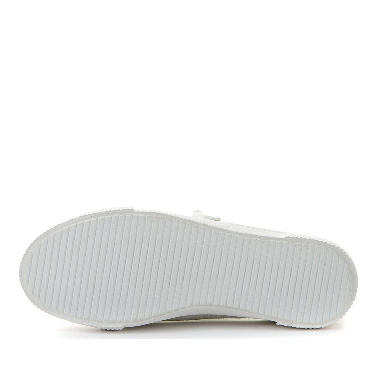 white casual closed sneakers