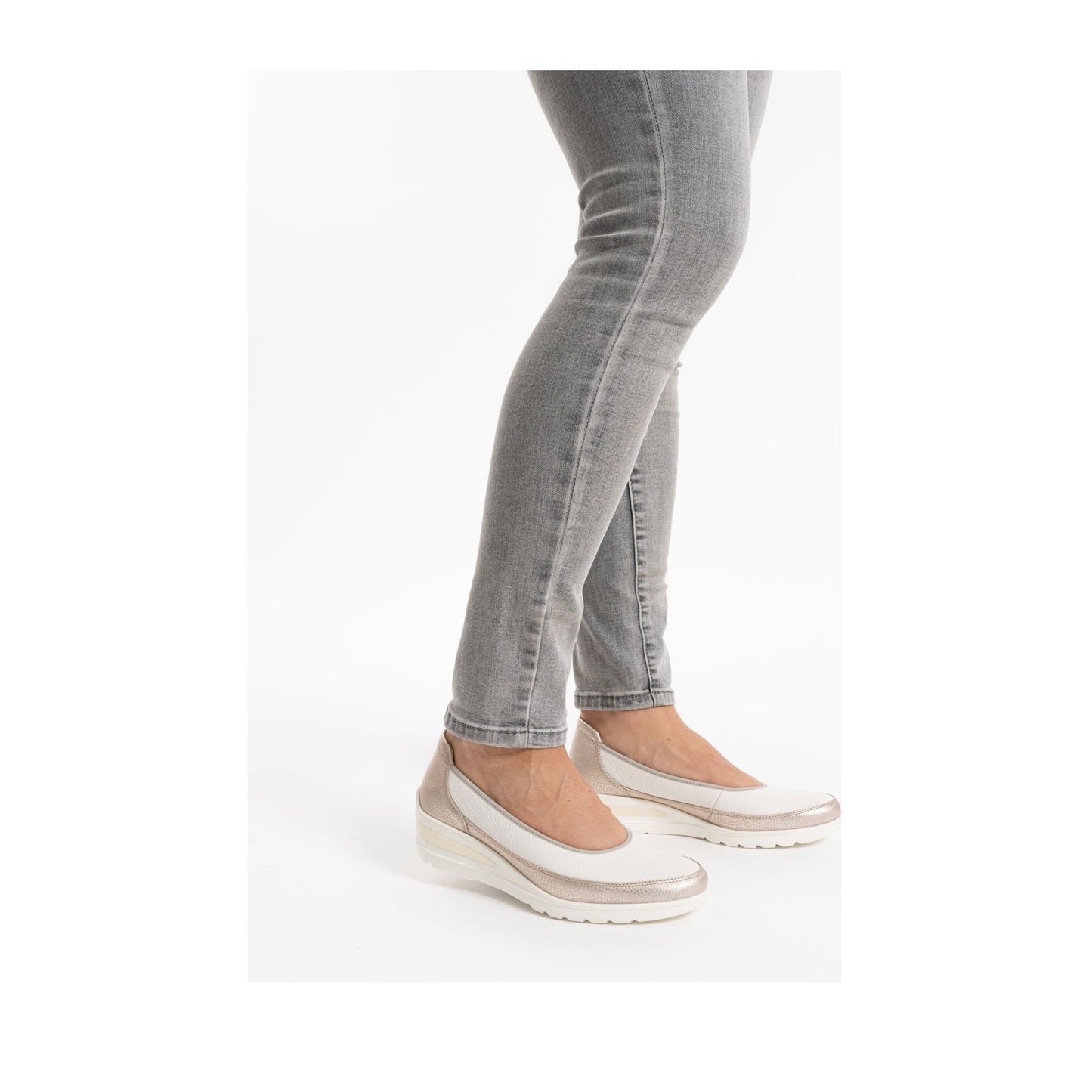 Zürich Women's Beige Open-Toe Ballet Flats