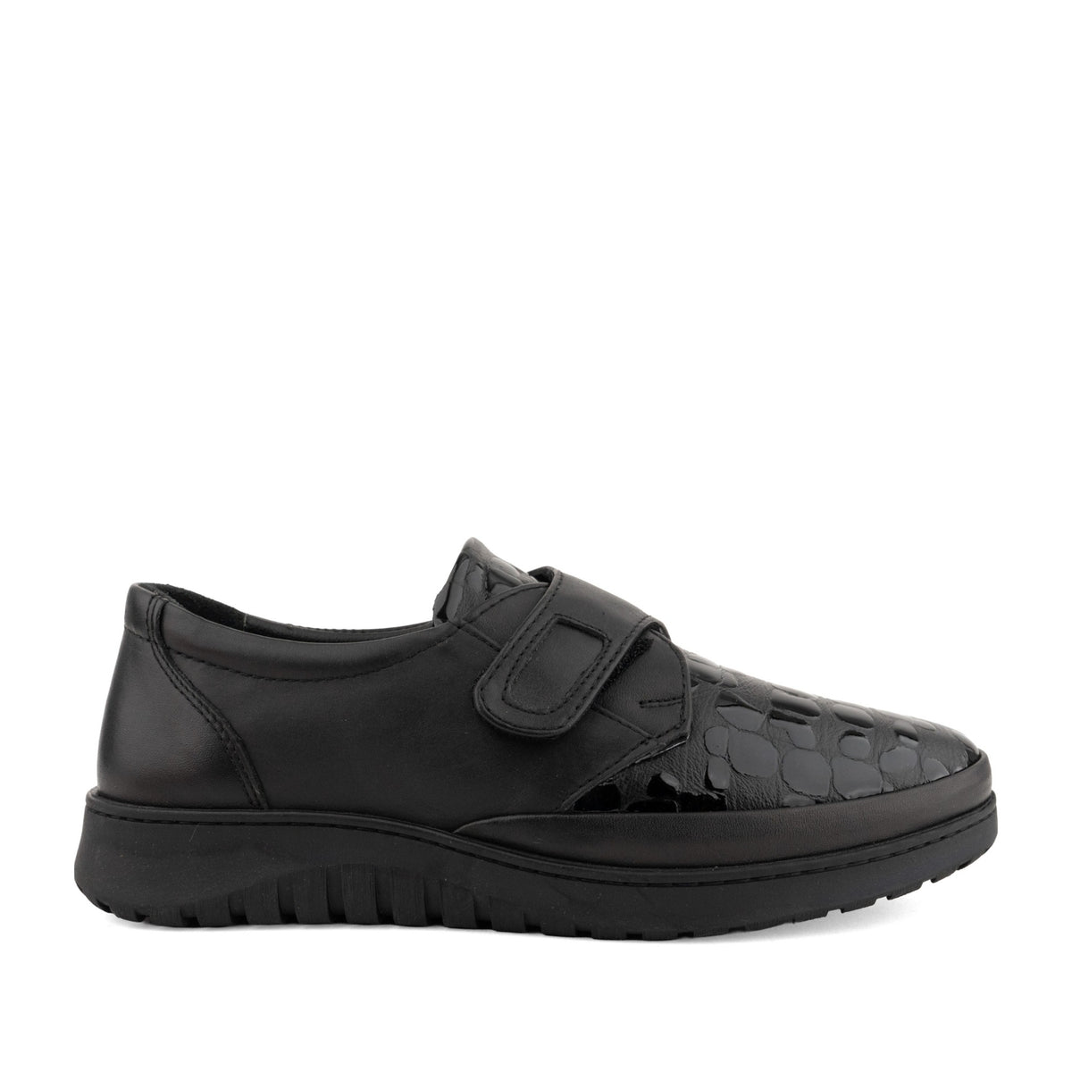 black casual closed leisure