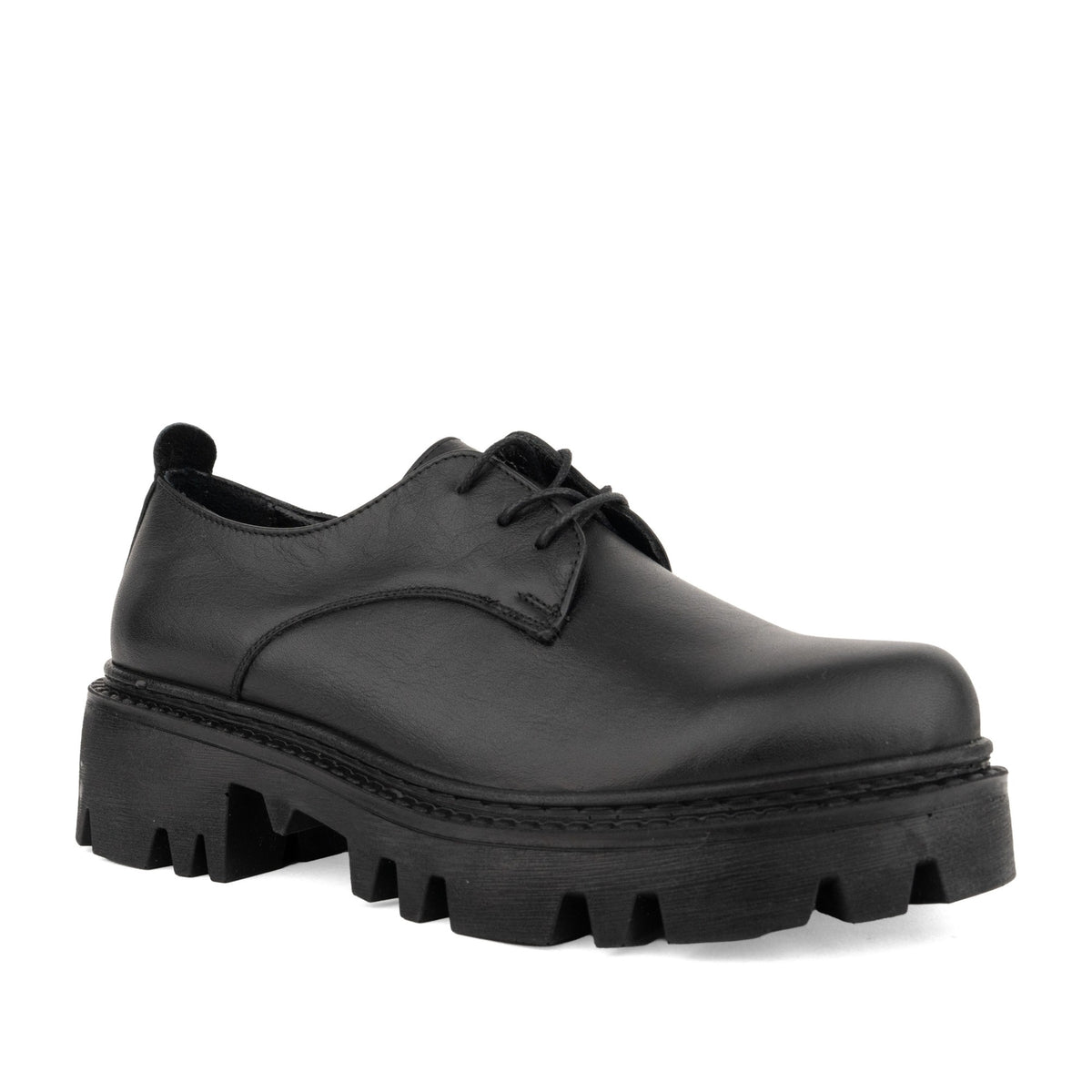 black casual closed loafers
