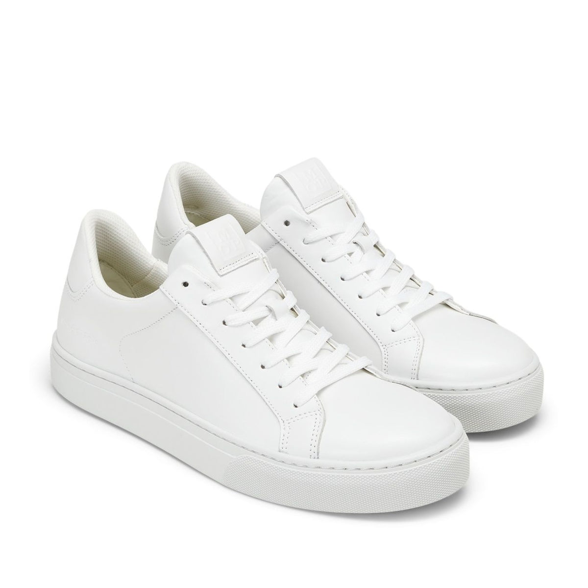 agar sneakers