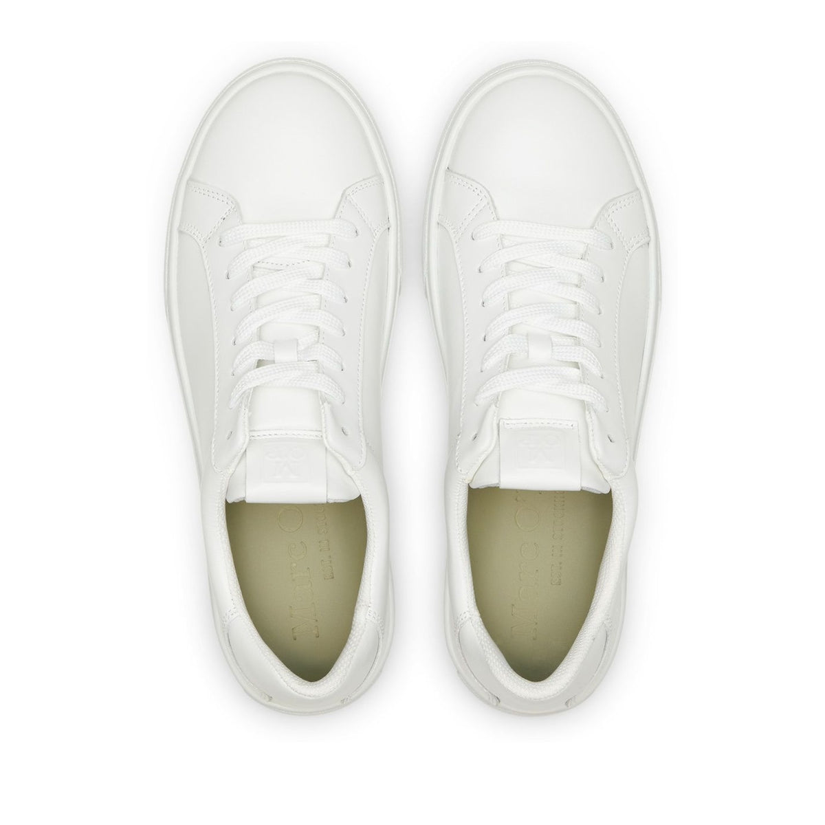 agar sneakers