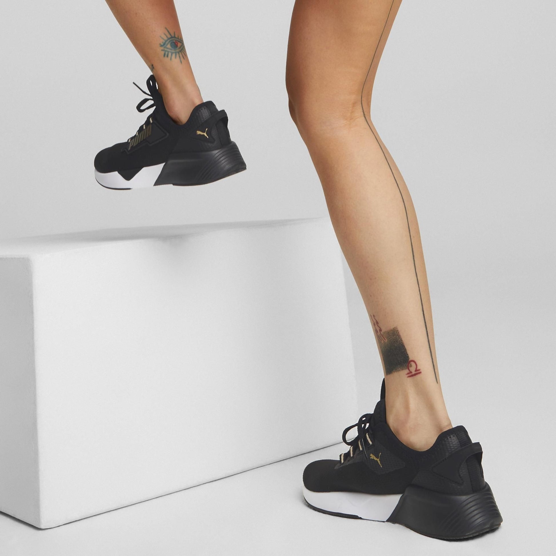 Retaliate 2 Women's Black Athletic Sneakers