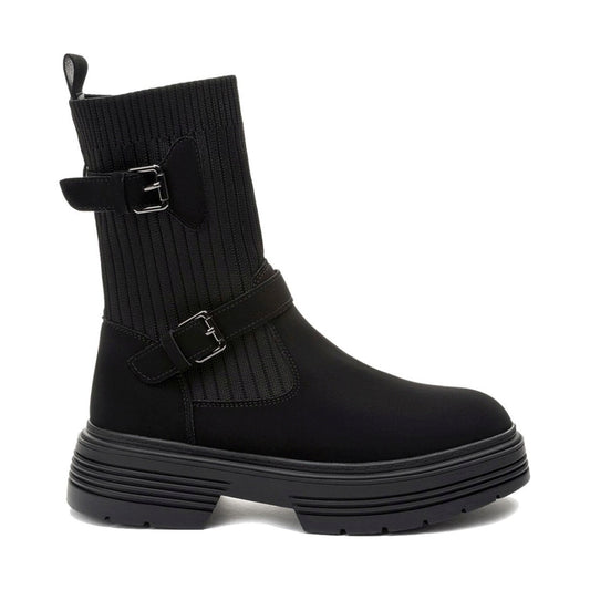 black casual closed boots