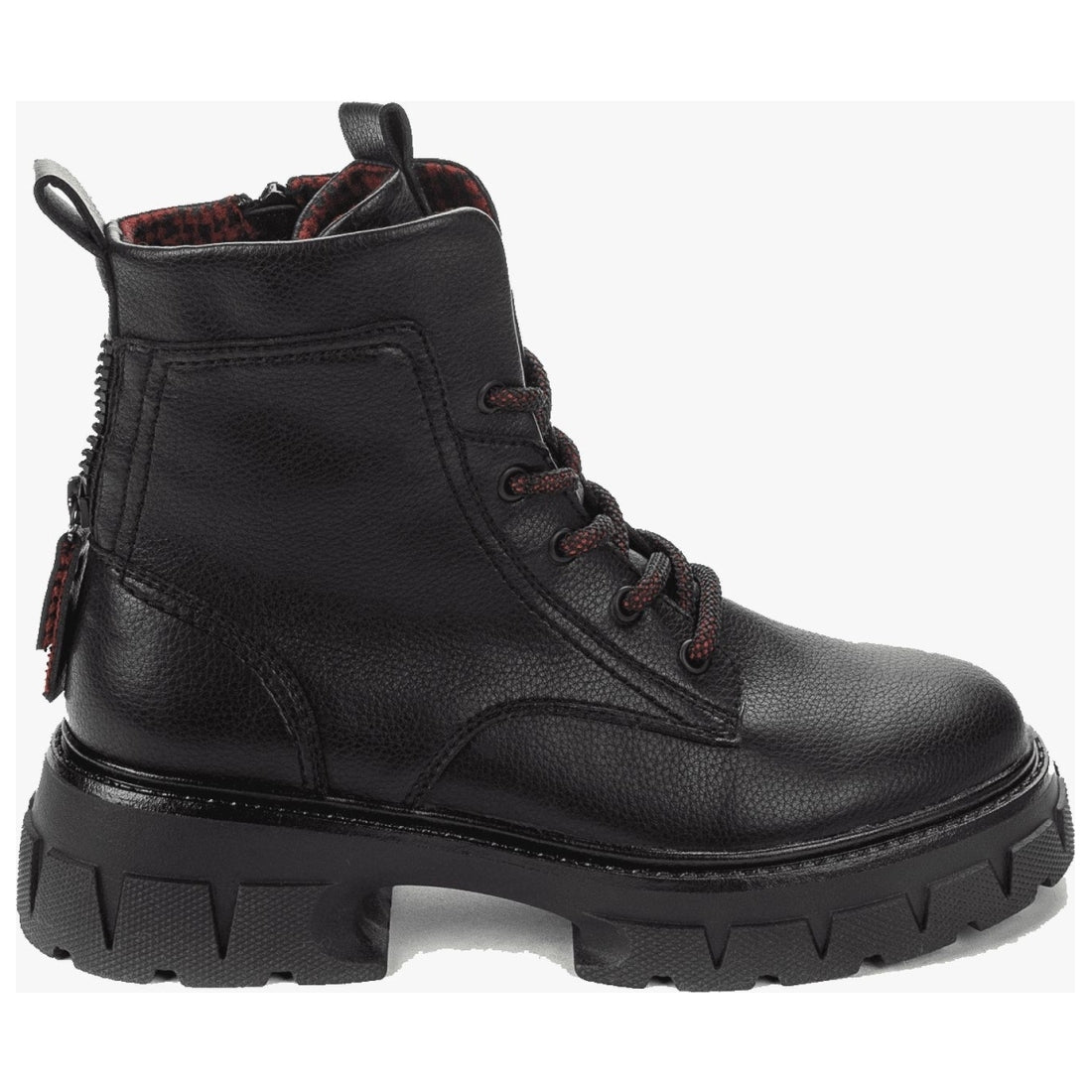 casual closed boots