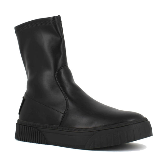 black casual closed boots