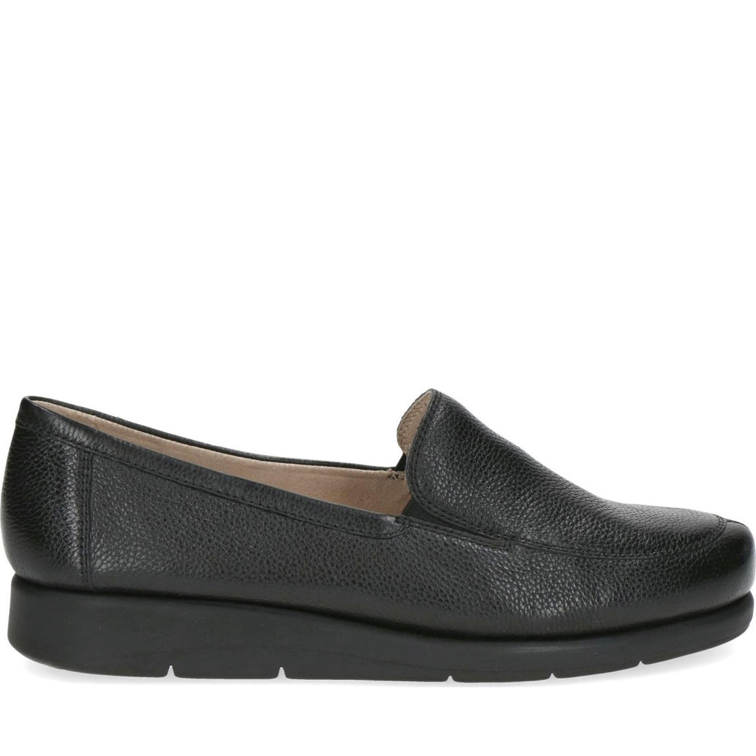 black casual closed loafers