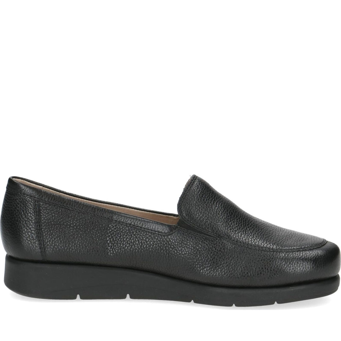 black casual closed loafers