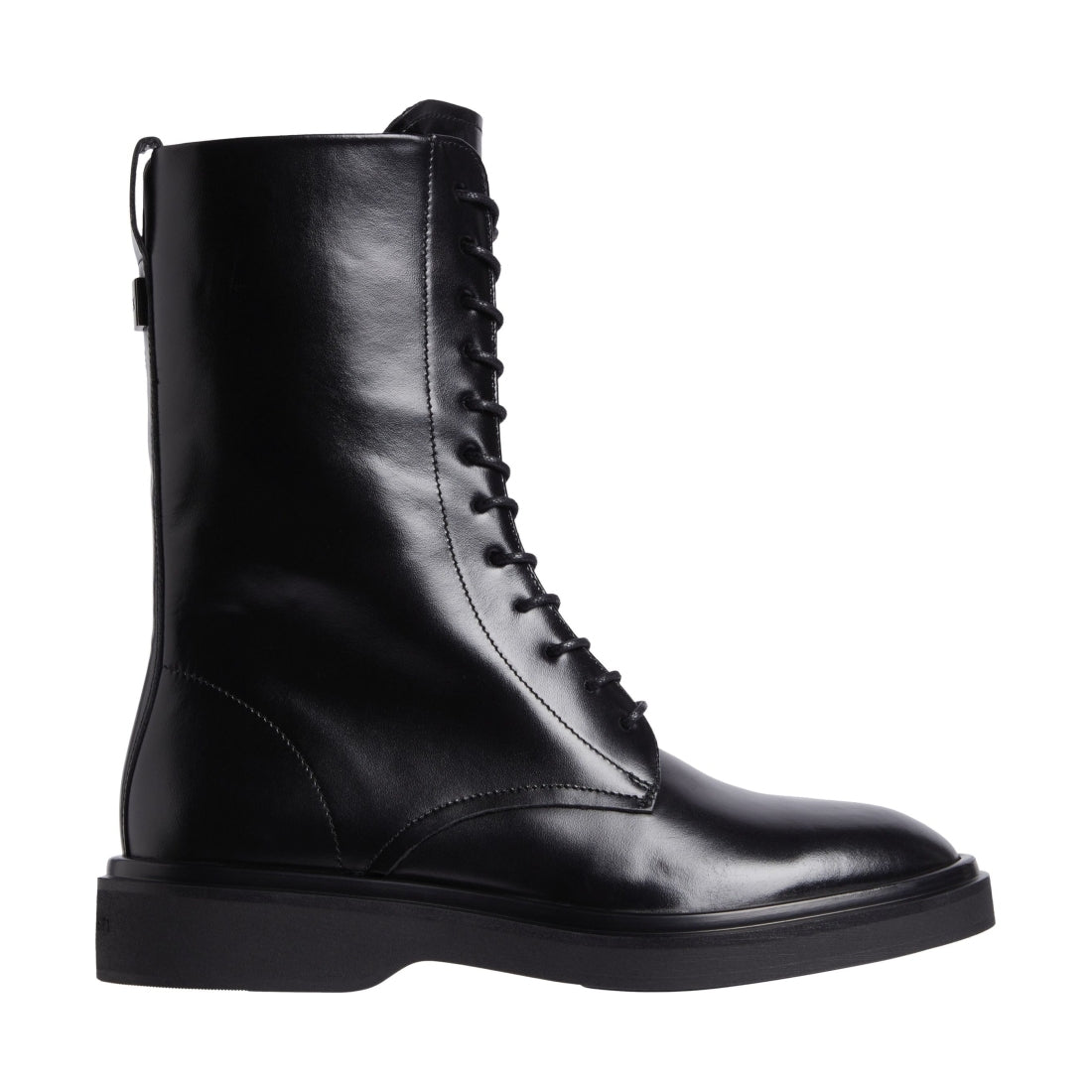 flat mid lace up boot