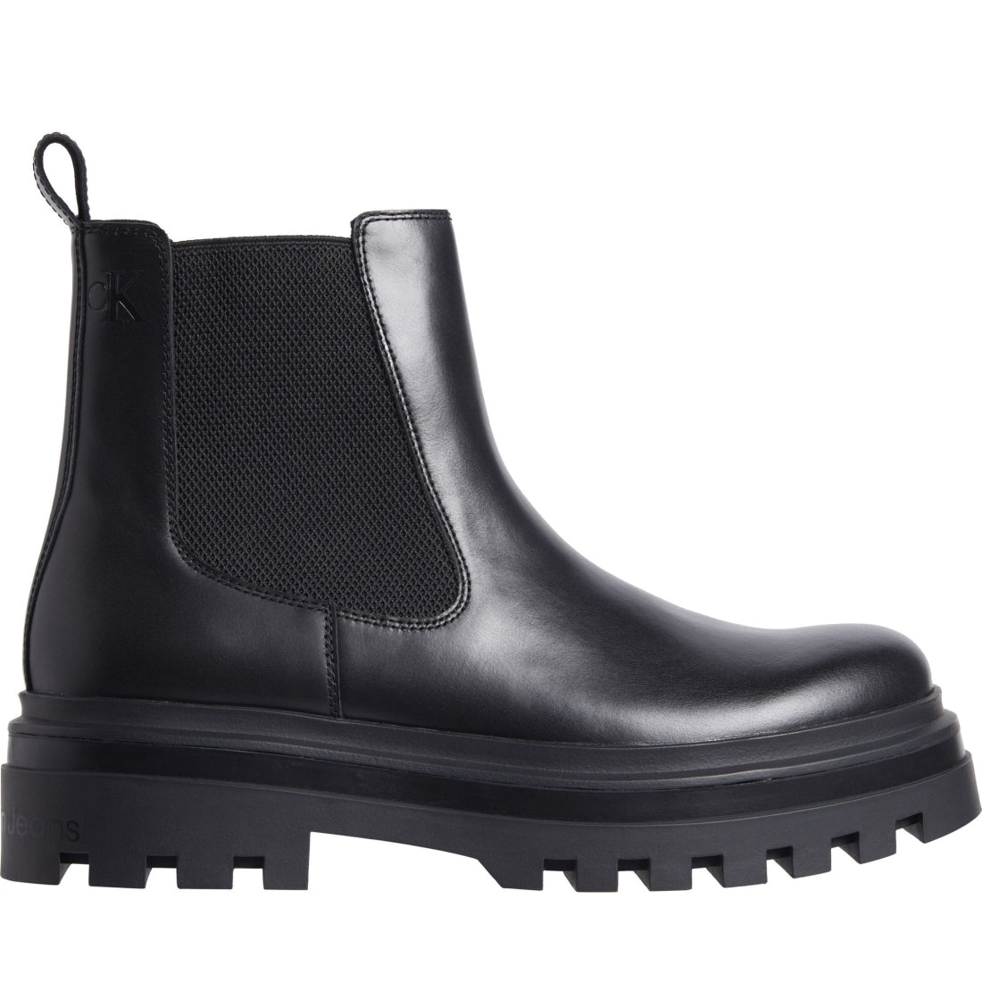 lugged chelsea boot